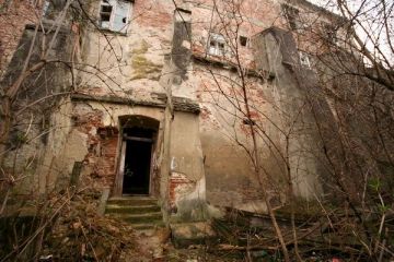 20.000 de euro care ar salva vieti. Proprietarii de cladiri cu risc seismic spun ca nu au bani de consolidari, dar le inchiriaza