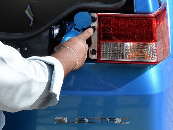 Program guvernamental. Statul ofera tichete de reducere de 3.000 euro la cumpararea unui automobil electric