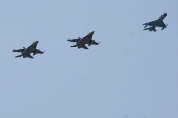 Romania si Portugalia au semnat contractul de achizitie a 12 avioane F-16 ce vor intra in dotarea Fortelor Aeriene Romane