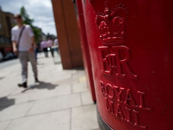Cea mai mare privatizare din Marea Britanie. Statul a obtinut 1,7 mld. lire sterline din listarea gigantului Royal Mail. Actiunile au urcat cu 38% in prima zi