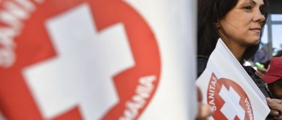 Angajatii din sistemul sanitar, in greva japoneza timp de trei zile. Urmeaza mitinguri si greva generala, in noiembrie