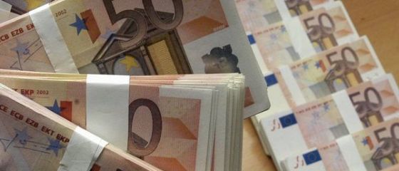 Bancherii incep sa scada dobanzile, de teama ca raman fara clienti, cum arata scolile in care invata copiii oamenilor de afaceri, pe zeci de mii de euro si Google mai da o lovitura