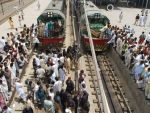 Cel putin 6 morti intr-un atac comis impotriva unui tren de pasageri in Pakistan