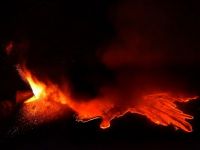 Etna, cel mai mare vulcan activ al Europei, a erupt din nou