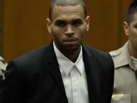 Rapperul Chris Brown, arestat