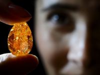 
	Cel mai mare diamant portocaliu din lume, scos la licitatie
