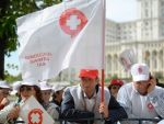 Mii de angajati din sanatate au protestat, sambata, la Guvern