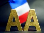 A doua putere a zonei euro paraseste grupul select AAA . S P a taiat ratingul Frantei cu o treapta