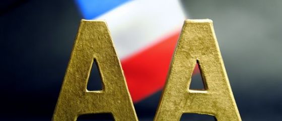 A doua putere a zonei euro paraseste grupul select AAA . S P a taiat ratingul Frantei cu o treapta