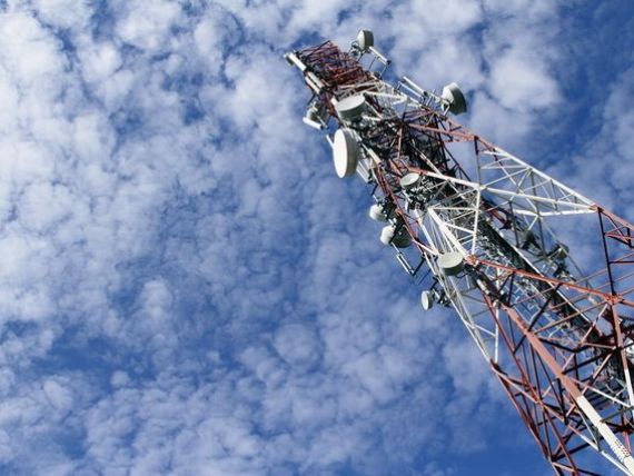 Cei mai mari doi jucatori telecom din Romania dezaproba impozitul pe constructiile speciale