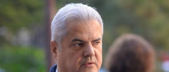 Adrian Nastase a fost exclus din Baroul Bucuresti, pentru ca a lezat imaginea profesiei de avocat
