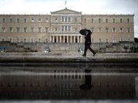 Bancile de la Atena raman fara bani. Depozitele au scazut in februarie la minimul ultimilor 10 ani. Grecii au retras 24 mld. euro in doar 3 luni