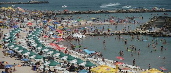 Tarifele pe litoral vor creste cu 5-8% anul viitor. Tot mai multi turisti gatesc in camera de hotel
