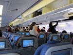 Pilotii adorm in timpul zborului, iar masca de oxigen asigura aer doar pentru 15 minute. 10 secrete pe care trebuie sa le stii inainte sa te urci in avion