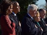 Barack Obama, Bill Clinton si Hillary Clinton au depus coroane la mormantul lui John F. Kennedy