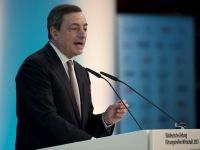 
	Draghi: Mentinerea dobanzilor la un nivel scazut implica riscuri analizate cu atentie de catre BCE&nbsp;
