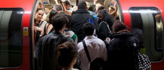 Metroul din Londra va circula 24 de ore din 24 in weekend