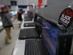 Ce vor romanii de Black Friday: electrocasnice mici, televizoare si telefoane. Circa 4,7 milioane de clienti asteptati sa profite de promotii