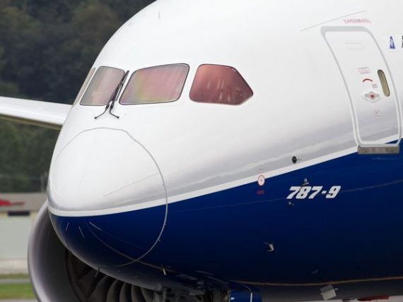 Gigantii aerului au din nou probleme. Boeing avertizeaza ca exista riscul depunerii de gheata la motoarele avioanelor 747-8 si 787 Dreamliner