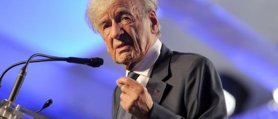 Elie Wiesel, laureat al Premiului Nobel pentru Pace, primeste Medalia Prezidentiala de la Shimon Peres