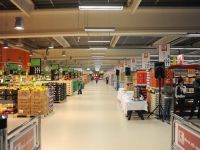 
	Cel mai mare retailer din Romania, dupa vanzari, a deschis un nou hipermarket in Bucuresti. Investitia medie, intre 6-9 mil. euro

