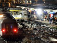 Un tren de navetisti a deraiat la New York. Cel putin patru morti