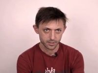 Roman Tolici. Parintii l-au lasat singur cu hartie si creioane colorate, iar asta i-a marcat pozitiv destinul