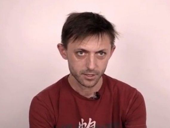 Roman Tolici. Parintii l-au lasat singur cu hartie si creioane colorate, iar asta i-a marcat pozitiv destinul