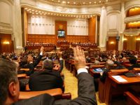 
	Parlamentul a adoptat bugetul pe 2014. Ponta: &quot;Reprezentantii FMI vin dupa promulgarea legii. Nu sunt la dispozitia hachitelor unui om politic din Romania&quot;
