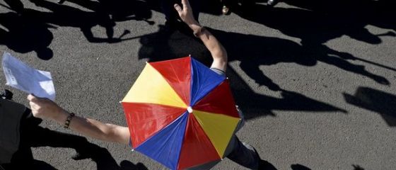 Transportatorii intra luni in greva generala. Aprovizionarea magazinelor, chiar inainte de Craciun, in pericol