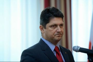 Titus Corlatean a demisionat de la conducerea Ministerului Afacerilor Externe. Traian Basescu a semnat decretul de numire in functie a lui Teodor Melescanu