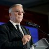 BNR a redus dobanda-cheie la un nou minim istoric si a taiat din rezervele minime obligatorii. Isarescu: Leul ar trebui sa se deprecieze, dar ma tem ca nu se va intampla. Mai avem gloante