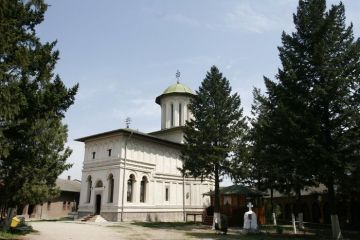 Restrictii la cazarea in manastiri. Turismul monahal, condamnat de Biserica