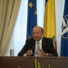 Basescu respinge legea prin care presedintele si parlamentarii nu mai sunt functionari publici