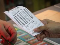 
	Guvernul autorizeaza jocurile de noroc temporare in statiunile turistice si majoreaza taxele
