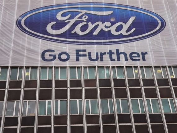 Ford va angaja anul viitor 11.000 de oameni, la fabricile din SUA si Asia