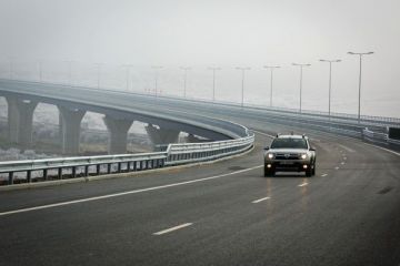 Soseaua de mare viteaza cu doua viaducte si primul tunel de autostrada din Romania. Tronsonul Sibiu-Orastie a fost inaugurat joi