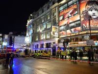 Acoperisul unui teatru din Londra s-a prabusit in timpul unui spectacol. Peste 80 de raniti