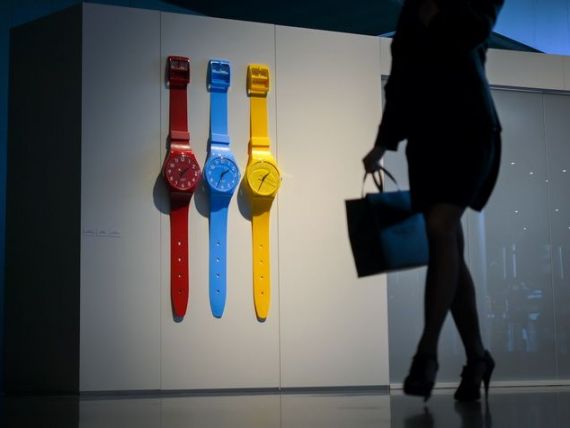 Tehnologia transforma industria ceasurilor de lux. Swatch lanseaza un smartwatch, pentru a concura cu Apple Watch