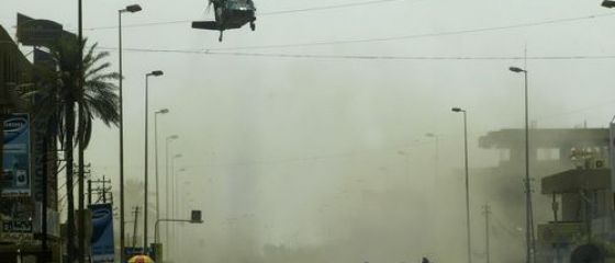 Cel putin doi jurnalisti au murit in atentate sinucigase comise la sediul unui post tv din Irak