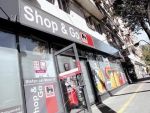 Casele de marcat ale supermarketurilor au luat locul ghiseelor din banci, bancherii crizei te rezolva doar prin SMS, iar China incearca sa puna capat saraciei