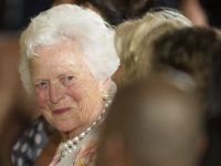 Fosta Prima Doamna a SUA Barbara Bush, internata in spital