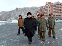 Unchiul lui Kim Jong-un, aruncat intr-o cusca unde se aflau 120 de caini infometati