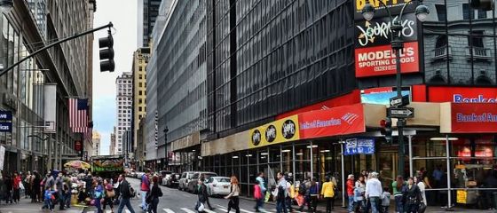 Miliardarul care a transformat din temelii cel mai cunoscut oras al lumii, pleaca de la carma lui, dupa 12 ani. Michael Bloomberg a cedat primaria New York-ului succesorului sau