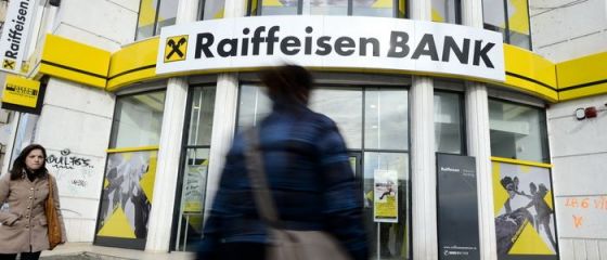 Fitch: Planul Raiffeisen Bank de consolidare a capitalului va avea un efect pozitiv asupra ratingului