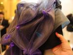 Revolutie in moda. Un designer britanic a creat rochia hi-tech. Cat costa modelul care isi schimba culoarea la o simpla atingere. FOTO