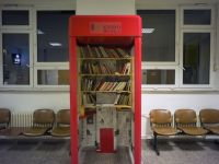 Cabinele telefonice din Praga, transformate in mini-biblioteci