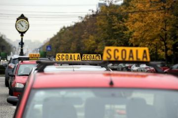 Situatie fara precedent in cazul instructorilor auto. Cei care vor sa obtina permisul de conducere nu sunt acceptati la examen din cauza unui vid legislativ