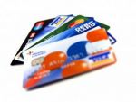 Metoda prin care tii la distanta hackerii atunci cand faci cumparaturi cu cardul. Cum functioneaza cardurile de credit false