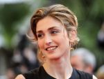 Actrita Julie Gayet da in judecata revista Closer, dupa dezvaluirile privind presupusa relatie cu presedintele Frantei